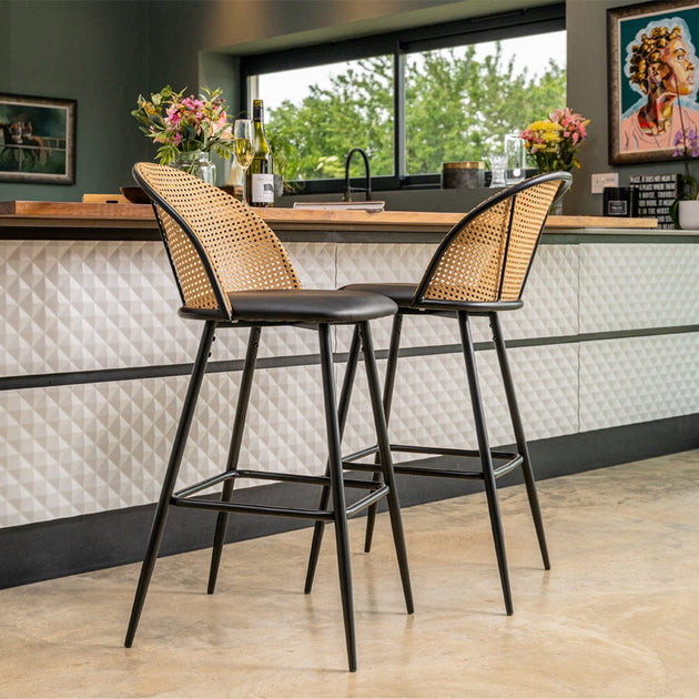 Set Of 2 Boho PE Rattan Bar Stool Bar Chairs With PU Or Boucle Upholst