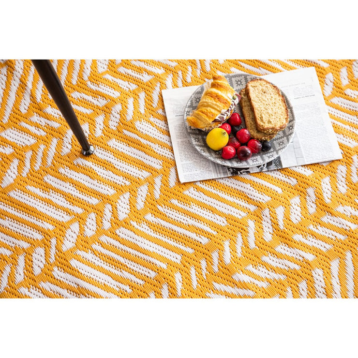 Summerfushion Outdoor Garden Waterproof Reversible Rectangle Rug in Yellow  and White