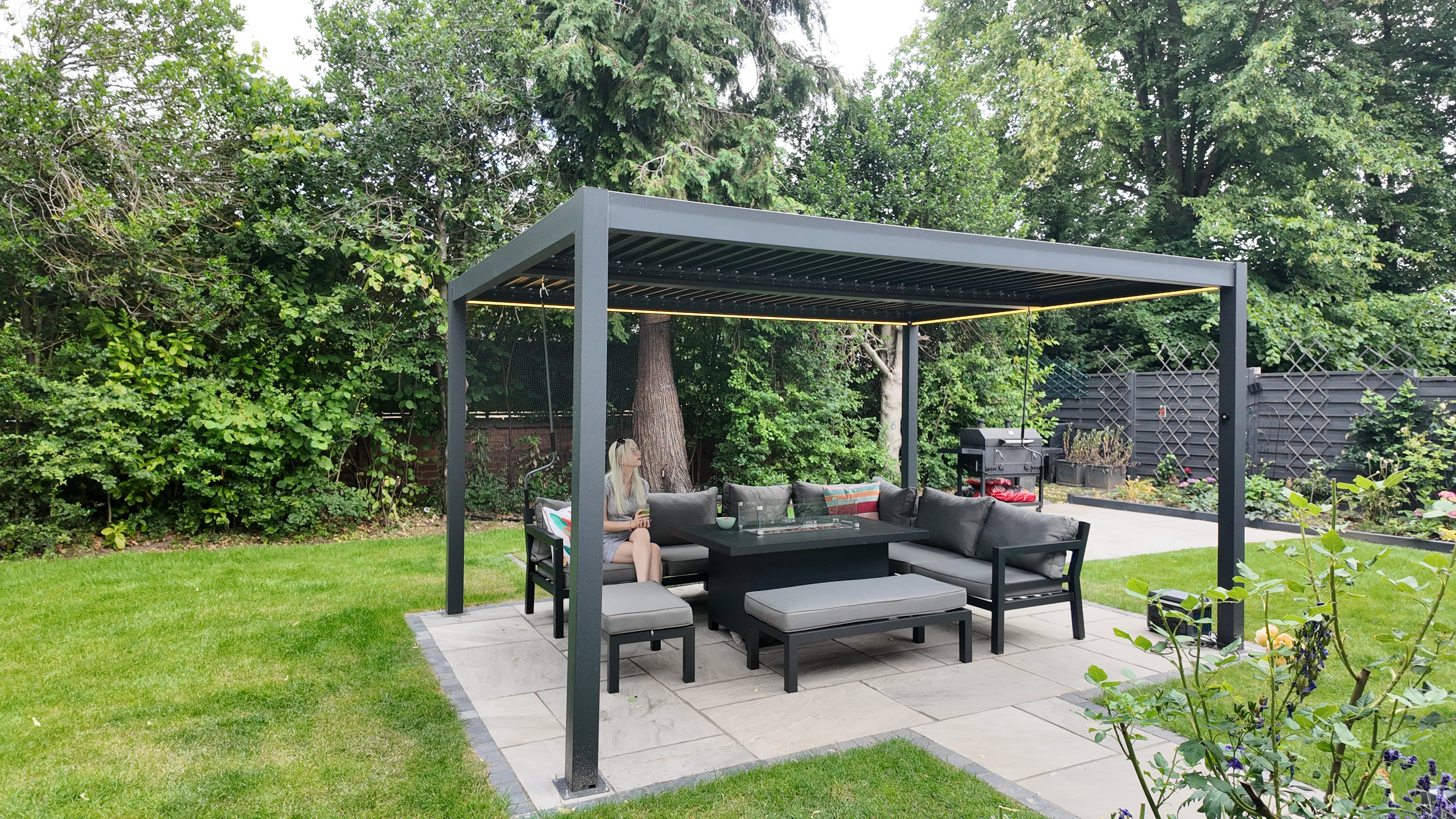 Berlin Outdoor Garden Patio Aluminium Pergola with Roof and Led Lighting