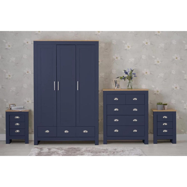 Heritage 4 Piece Bedroom Wardrobe Chest Set With Bedside Tables