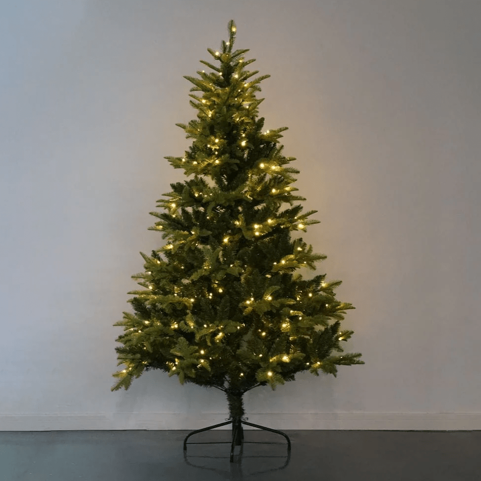 Free 5FT Pre-Lit Xmas Tree If you Spend Over £500