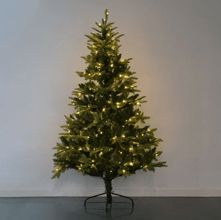 Free 5FT Pre-Lit Xmas Tree If you Spend Over £500
