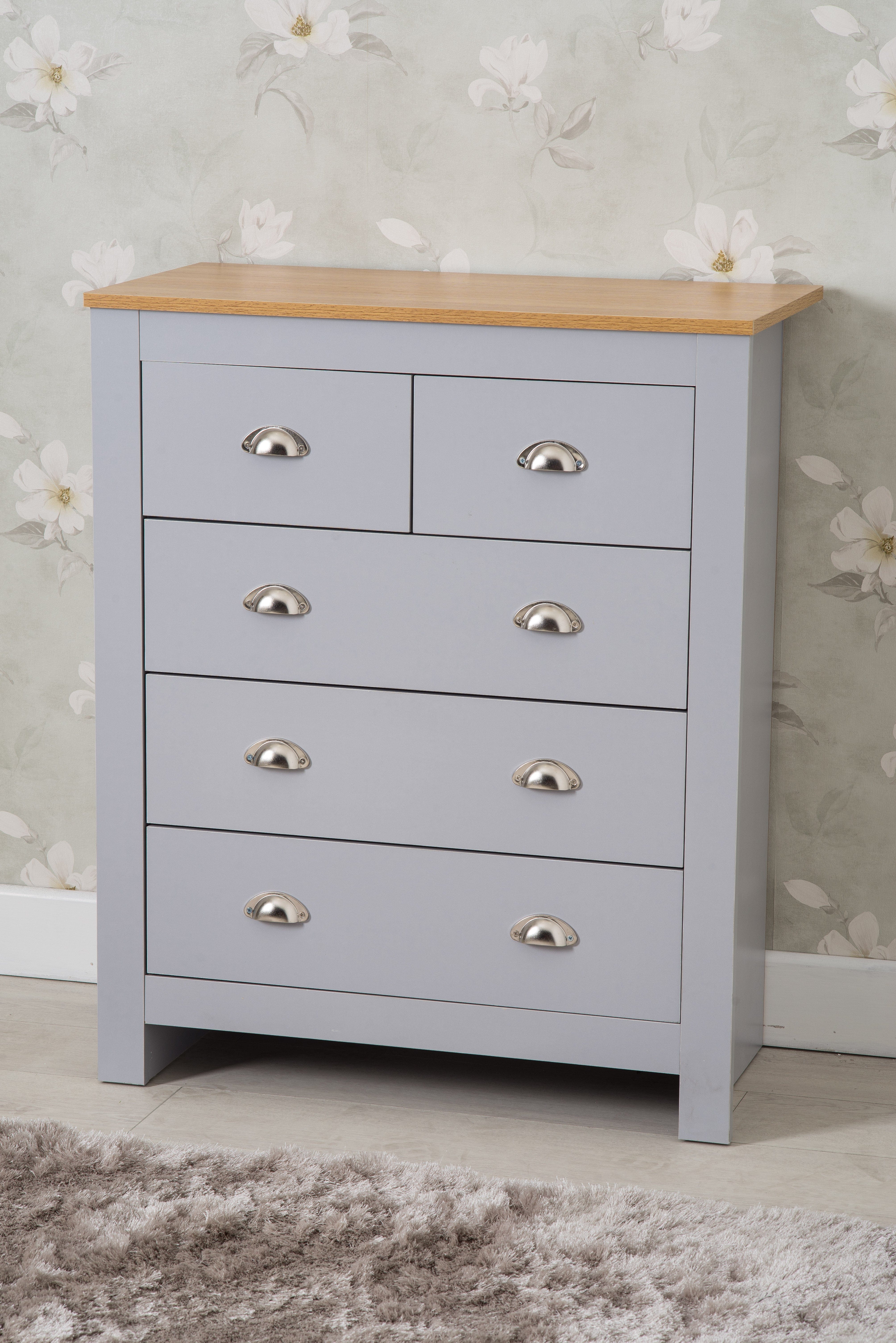 Heritage 4 Piece Bedroom Set Chests and Bedsides